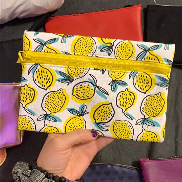 Lot of 23 Bags/Pouches - Picture 8 of 8